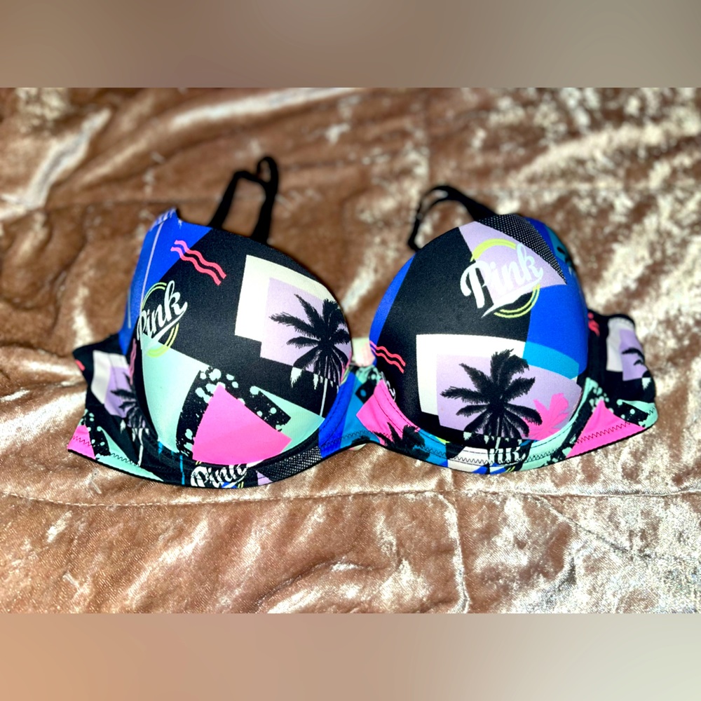 SOLD Victoria’s Secret PINK bra BUY 2 GET ONE 50% OFF BRAS
